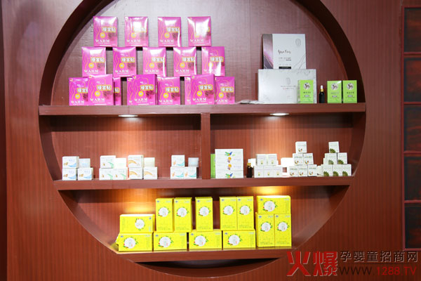 来自药都・药企保证--熊长泰上海CBME现场，百年老字号人气火�?.jpg