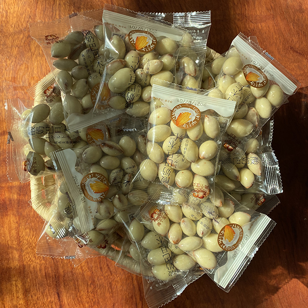 两个宝贝酸奶巴旦木仁.jpg