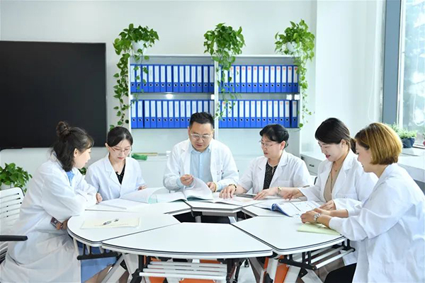 万哺乐与中欧营养与健康联合研究中心签约合作7.jpg