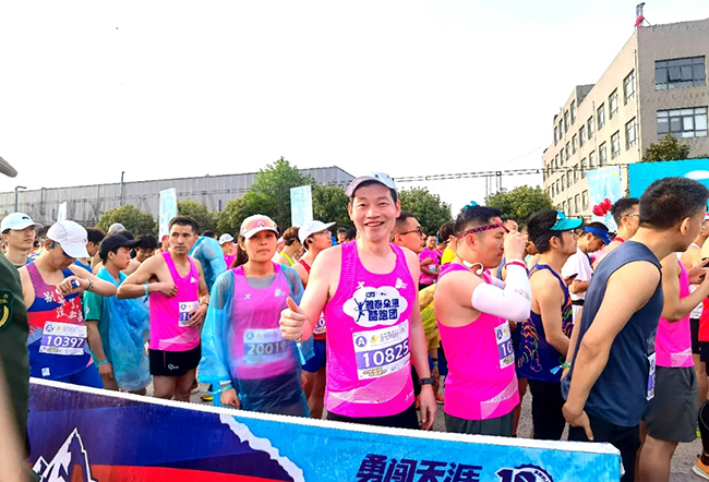 雅泰朵恩酷跑团助力“杨马”激情开跑 (4).jpg